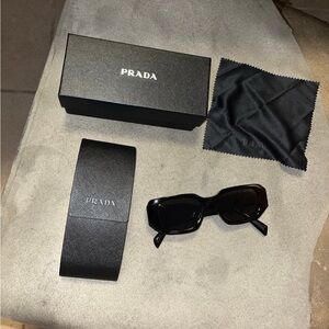 Prada Elegant Black Eyewear